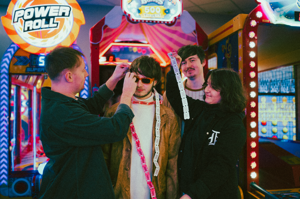 She Never Lies – Sarpa Salpa