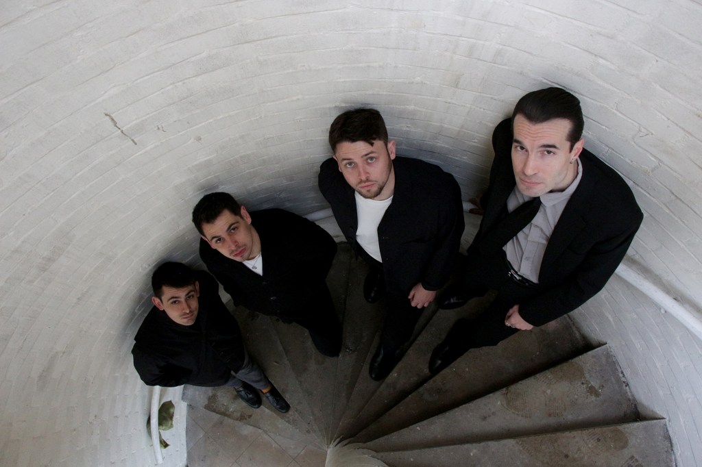 Radio – The&nbsp;Lowtones