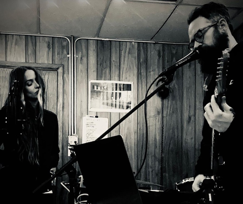 clubdrugs – Waiting