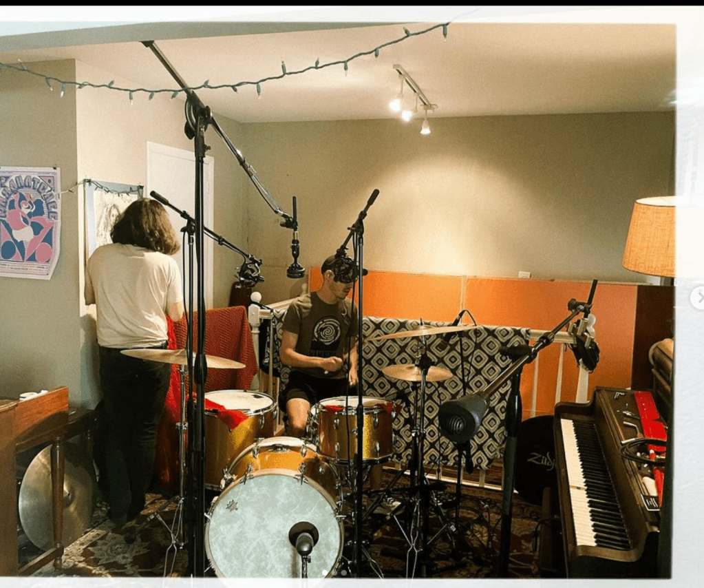 Indie Underrated: Contra, Tommy Z, Indian Red&nbsp;Lopez