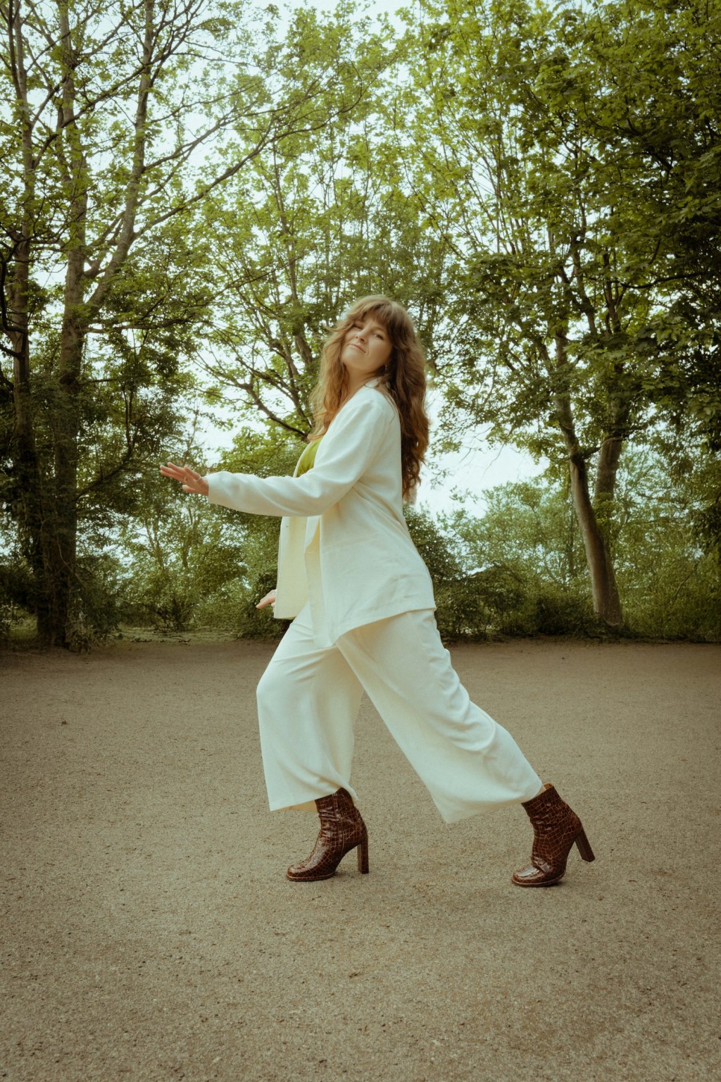 Indie Underrated – Elly Hopkins, Sara-Danielle, Gabriel Izak, Jake Thistle