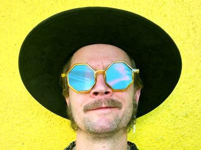 Music Video Finds – Cal Osten, Banda REVO, Puppies & a&nbsp;Demon